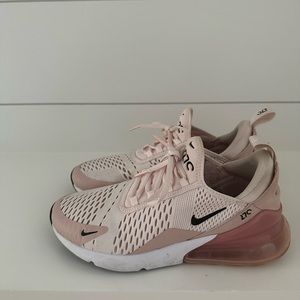 Women’s Nike Max 270